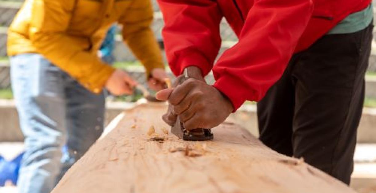 Canoe carving1